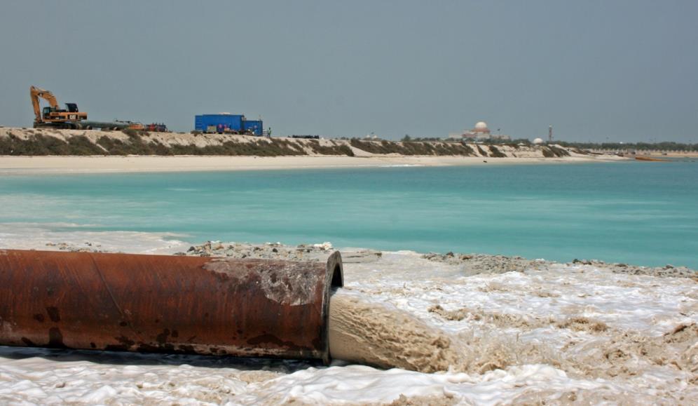 Εικόνα 16: Εφαρμογή της μεθόδου sand bypassing με επιτυχία στην παραλία Abu Dhabi (https://repositorio-aberto.up.pt/bitstream/10216/11039/2/texto%20integral.