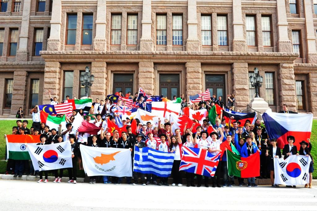 Ο διαγωνισμός F1 In Schools (φόρμουλα 1 στα σχολεία) αποτελεί τη μεγαλύτερη παγκόσμια πρόκληση τεχνολογίας που απευθύνεται σε μαθητές (11-19 ετών).