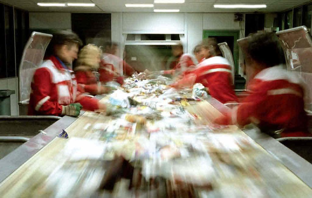 Έκθεση δραστηριοτήτων 49 Όμιλος ΕΤΕπ ρήσεων κοινής ωφέλειας, ενώσεων, ερευνητικών ιδρυμάτων και μη κυβερνητικών οργανώσεων. Η ΕΤΕπ δίνει μεγάλη προσοχή στο περιβαλλοντικό αποτύπωμά της.