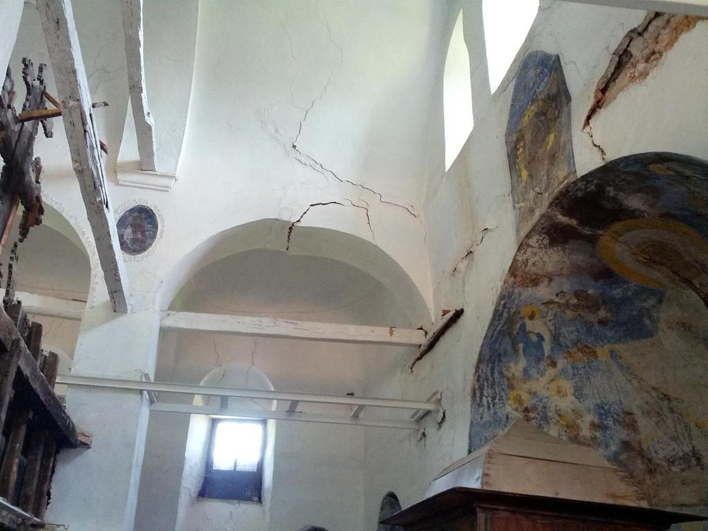 φαινόμενα Εικόνα 5: Άποψη του εσωτερικού του ναού
