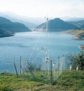 ΜΕΤΡΗΣΗ ΒΡΟΧΟΠΤΩΣΕΩΝ (Αυτόματος τρόπος) ΑΥΤΟΜΑΤΟΣ ΤΗΛΕΜΕΤΡΙΚΟΣ ΜΕΤΕΩΡΟΛΟΓΙΚΟΣ ΣΤΑΘΜΟΣ Καταχωρητής δεδομένων (data logger)