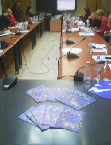 Πιο συγκεκριμένα, η έλλειψη ευαισθητοποίησης και ενδιαφέροντος των δημοσίων αρχών αλλά και του κοινού για τους Ομίλους, η υλοποίηση αποσπασματικών έργων, αποσυνδεδεμένων από τον εθνικό σχεδιασμό για