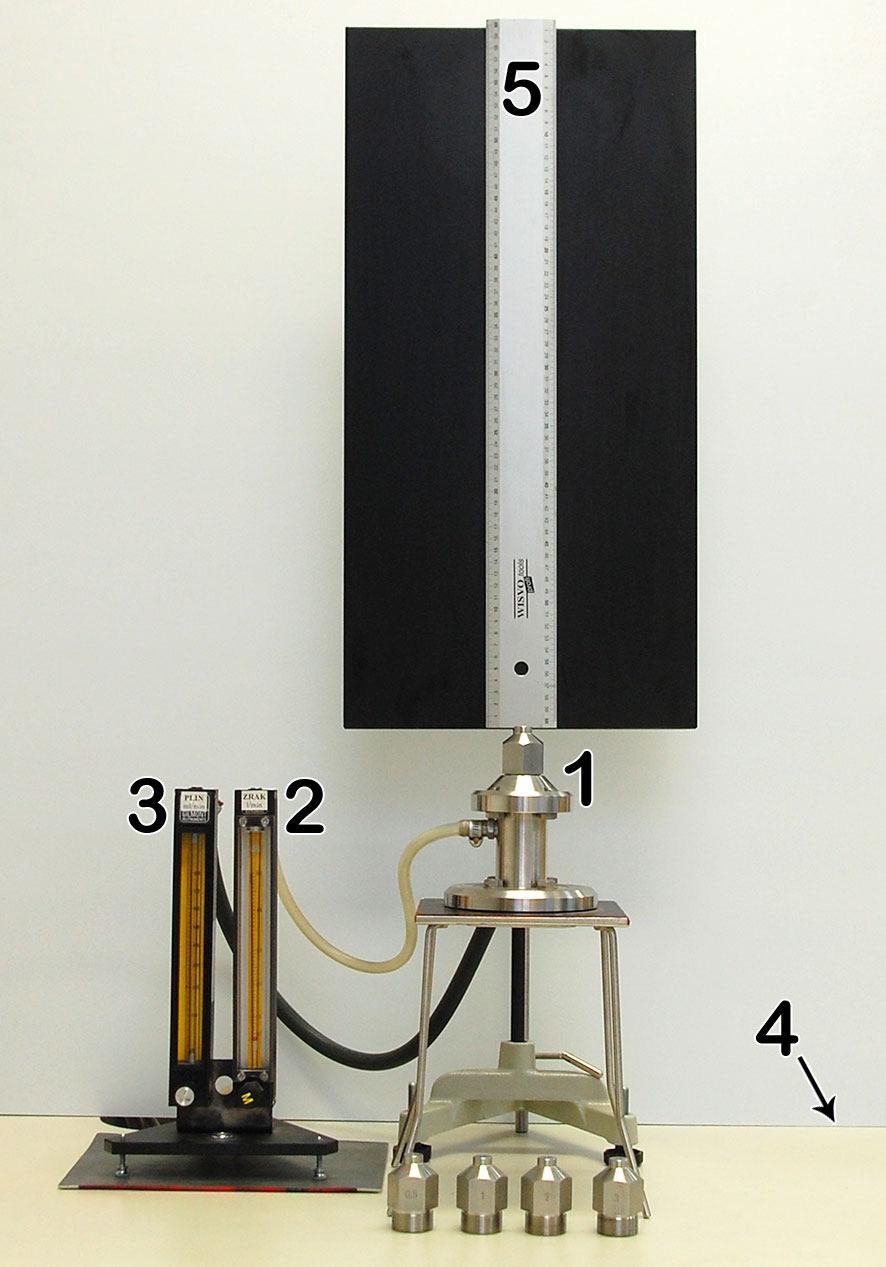 1. Namen vaje je spoznati značilnosti različnih režimov zgorevanja in razlike med difuzijskim in kinetičnim plamenom ter določiti parametre opazovanega plamena. 2.