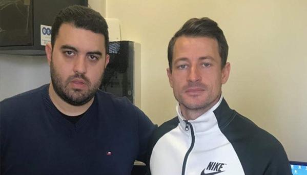 Εμείς καλωσορίζουμε τον Κωνσταντίνο στον ΑΟ ΘΗΒΑ και του ευχόμαστε υγεία και επιτυχίες με την φανέλα του ΑΟ ΘΗΒΑ. Με εκτίμηση Το Δ.Σ. ΉΞΕΡΕΣ Ο,ΤΙ Μία βλεφαρίδα ζει περίπου 5 μήνες.