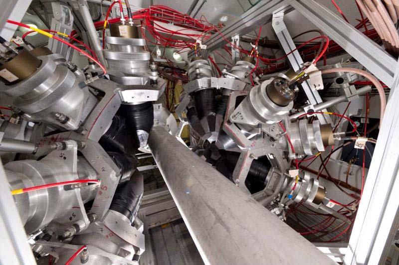 Στην εγκατάσταση n_tof στο CERN τα νετρόνια παράγονται σε παλμούς εύρους μερικών δεκάδων ms