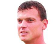 12 30. MÄRTS 2012 SPORT 2:1 Pärnu linnameeskond alistas Eesti meistrivõistluste esiliigaturniiril Tallinnas tulemusega 2:1 FC Levadia duubelkoosseisu. Madis Heinmets.