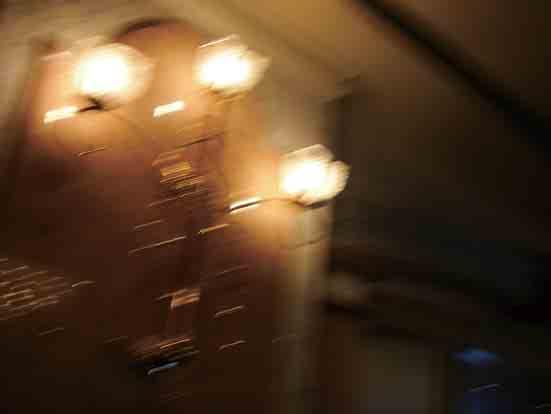 Βασικές τεχνικές για καλύτερες εικόνες Συμβουλές για να αποφεύγετε θολές φωτογραφίες Η κάμερα μετακινήθηκε κατά λάθος όταν τραβήξατε την εικόνα. Αυτό λέγεται "Τράνταγμα κάμερας".