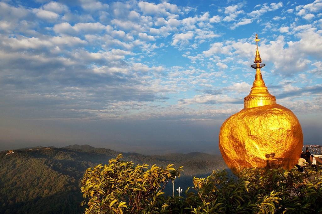 12η ΗΜΕΡΑ: ΛΙΜΝΗ ΙΝΛΕ - ΓΙΑΝΓΚΟΝ - GOLDEN ROCK (ΧΡΥΣΟΣ ΒΡΑΧΟΣ) Θα αφήσουμε πλέον σήμερα τη λίμνη Ίνλε και θα μεταβούμε στο Χέχο, απ όπου θα πετάξουμε για τη Γιανγκόν.