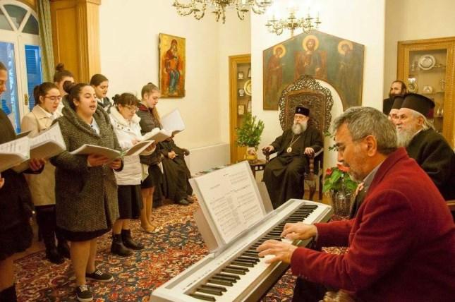 Ο αγώνας ήταν γεμάτος ένταση και το απολαύσαμε όλοι Στα τέλη Νοεμβρίου με μεγάλη χαρά και περηφάνια παρευρεθήκαμε στο Πανεπιστήμιο Πειραιώς για την ορκωμοσία παλαιότερου παιδιού του Λυρείου, της