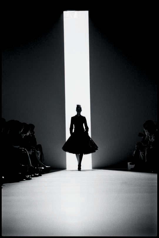 i-d Εξελίξεις D 30 Πού πήγαν οι star designers; Οταν ένας οίκος μόδας μετατρέπεται σε επιχείρηση που κυνηγάει το κέρδος, δεν έχει ανάγκη από δημιουργικό σχεδιαστή στην κεφαλή του, αλλά από ταλαντούχο
