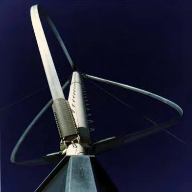 2.4.2 Vetrne elektrarne Električna energija, proizvedena s pretvarjanjem energije vetra, spada med okolju najprijaznejši obnovljivi vir energije.