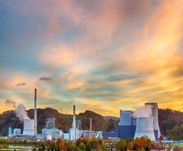 PROIZVODNJA ELEKTRIČNE ENERGIJE Obkroži, ali je trditev pravilna ali ne, in odgovori na vprašanja. 1.