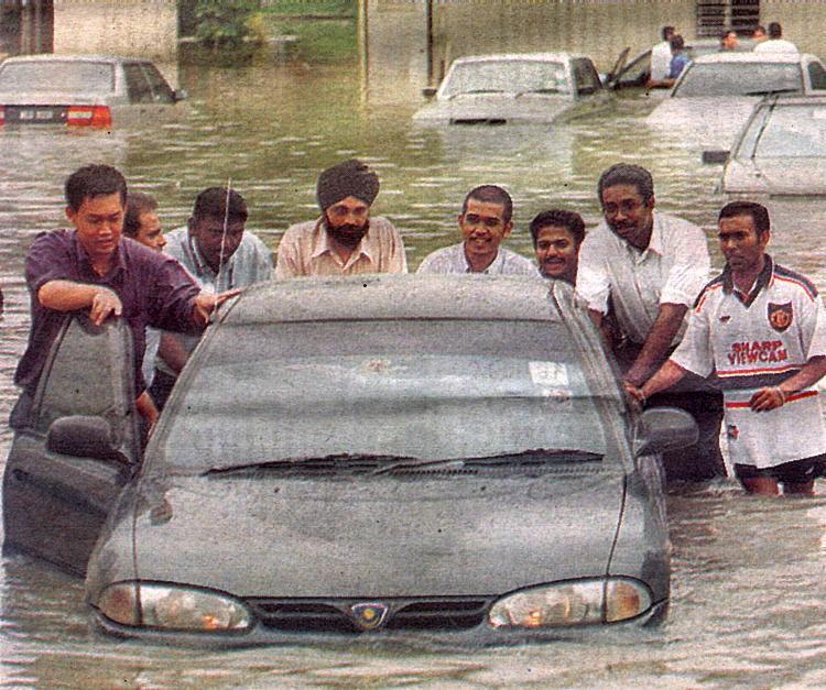 BANJIR KILAT DI