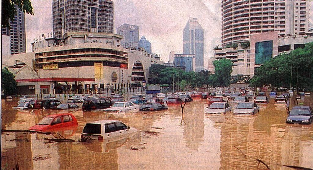 BANJIR KILAT DI