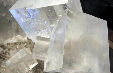ظواهر وخفايا باسم )Auriga( بالالتينية وهي جتمع شهري رآه علماء الفلك منذ زمن بعيد مكون من 6 مشوس مركزها الفلكي اىل اليسار من ( جمموعة الصياد ) املعروفة أيضا باسم اجلبار حيث يبدو جنمها الرئيس ( كابيلال