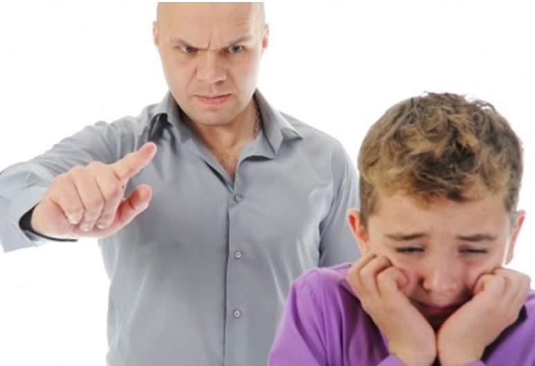 وهناك مثال البناء ( الث الثي ) للش خصي ة الذي قال به ( فرويد ) والذي أساسه )اهلو واألنا واألنا األعلى ) ولكل وظائفه وخصائصه ودينامي اته ومبادئه وميكانيزماته.