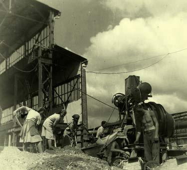 «tak napis je od leta 1951 opozarjal pri vhodu v našo»fabriko«na to, da je sicer res treba pridno delati, pri tem pa nikakor ne pozabiti na lastno varnost.