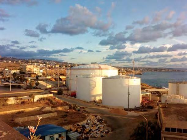 2 سوناطراك )SONATRACH( زيت الوقود الثقيل وزارة الطاقة والمياه ناقالت البحر مؤسسة كهرباء لبنان الكهرباء 1.7 زيت الوقود الثقيل الصناعة السوق الدولية ناقالت البحر الصناعة اإلنتاج الصناعي 27.