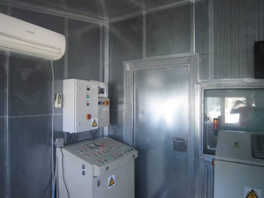 Tamén hai ocasións, que o operario está a facer un traballo de control e verificación sobre a máquina, tendo que estar no mesmo posto e a poucos metros da máquina durante toda a xornada, neste caso o