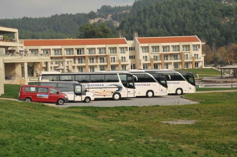 Ο Όμιλος Αγωνιστικού Μπριτζ Σερρών φροντίζει και για την μετακίνηση σας. Την Παρασκευή 16 Φεβρουαρίου, και ώρα 09.00, από τον Όμιλο Αντισφαιρίσεως Αθηνών (Ο.Α.Α.) οδός Λεωφόρος Βασιλίσσης Όλγας 2, 105 57 Αθήνα, θα αναχωρήσει λεωφορείο ή Mini bus, ανάλογα με τον αριθμό των ατόμων, με προορισμό «τας Σέρρας».