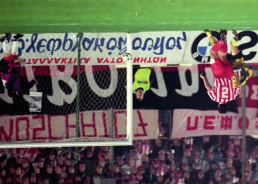 με εκτέλεση φάουλ 2002 Πανηγυρισμοί για το γκολ του Ιλια