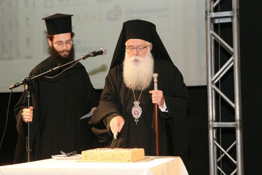 μεγάλων εμποδίων που αντιμετωπίζουν οι μαθητές κατά την πρόσβασή τους στο σχολείο και καθιστούν τις διαδρομές επικίνδυνες. Ανάπτυξη και προσέλκυση επενδύσεων Στην έναρξη της ομιλίας της η κ.