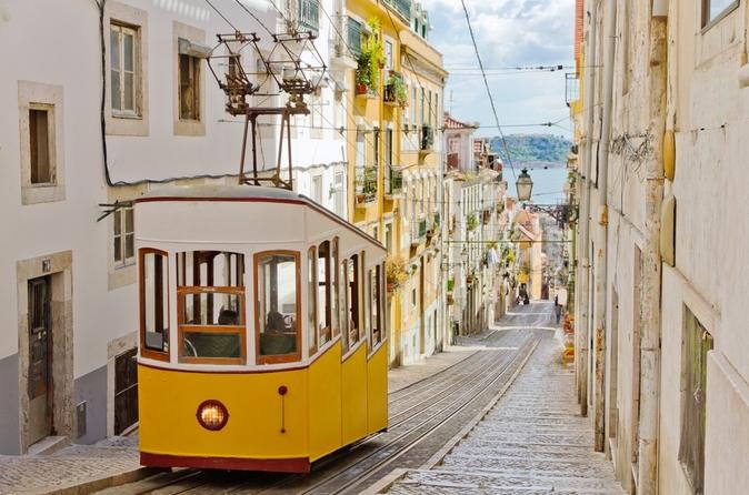 Γιατί να επιλέξετε το Versus Travel Πλούσιο 4,5ήμερο πρόγραμμα στη Λισσαβόνα, σωστά οργανωμένο, έτσι όπως μόνο το Versus Travel σας έχει συνηθίσει Το πρόγραμμα περιλαμβάνει 3 ή 4 διανυκτερεύσεις στην