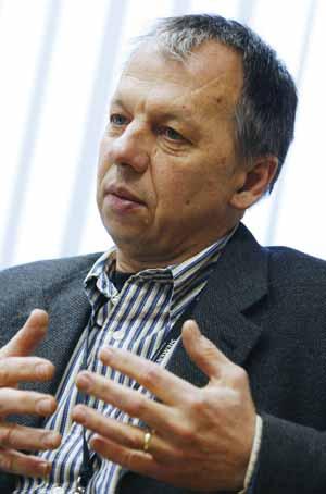 Zabodovala Acusonom 128, čo bol prvý plne počítačovo ria de ný medicínsky ultrazvuk. V roku 1996 uviedla Acuson Sequoia C512 komerčne najúspešnejší echokardiograf.