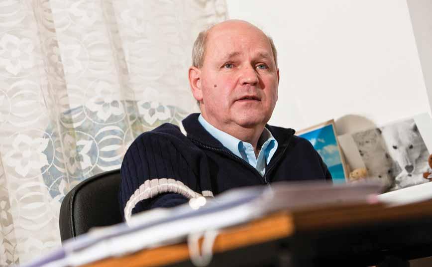 M Y V I S I O N S AUTOR: ĽUBOMÍR JURINA, EDUARD ŽITŇANSKÝ FOTO: EMANUEL BOSON Život na úver sa skončil Pred troma rokmi mu kolegovia chceli udeliť titul najväčší pesimista v Európe.