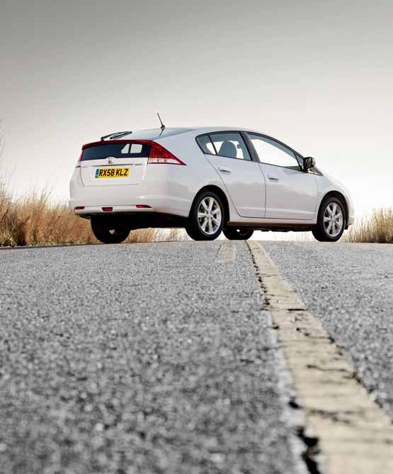 AUTO MOTO Marketingový ťahák: Autá s hybridnou technológiou sú in, hoci zrejme nie sú riešením pre bezemisnú budúcnosť. Honda Insight Quo vadis, hybrid?