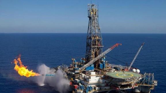 Αυτή τη στιγμή τα ορυκτά καύσιμα μπορεί να βρίσκονται ακόμα παντού, αλλά τα αντίστοιχα αποθέματα είναι περιορισμένα, δεν είναι ανεξάντλητα.