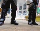 2 ΕΙΔΗΣΕΙΣ ΠΟΛΙΤΙΚΑ ΣΥΝΤΟΜΑ [Εξάρχεια] Νεκρός από πυρά Υπέκυψε στα τραύματά του ο άνδρας που είχε δεχθεί πυροβολισμούς από δύο αγνώστους νωρίτερα σήμερα στα Εξάρχεια.