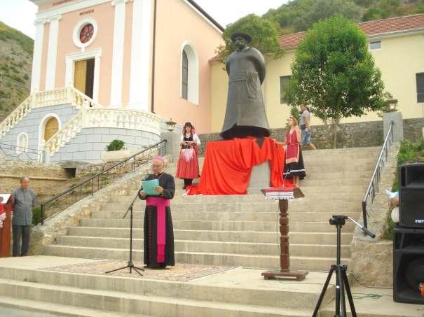 Kronikë DOM NDRE MJEDA FRYMËZUAR NGA PARIMET UNIVERSALE DITËT E MJEDËS - Kukël, 1 gushte 2012 Fjala përshëndetëse Imzot Angelo Massafra Të nderuara Autoritet Shtetërore dhe famulli dhe në vendet për