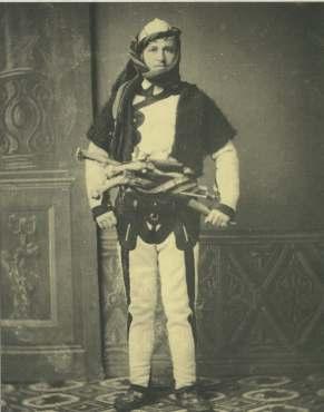 FATOS BAXHAKU Tiranë Analizë 1910-1911: BARONI I KRYENGRITËSVE SHQIPTARË Gjithçka u përshpejtua, kur një grup oficerësh dhe intelektualësh osmanë nisën të rebelohen ndaj gjendjes së pashpresë të