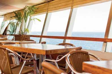 Εγκαταστάσεις και ραστηριότητες Το πλοίο περιλαμβάνει εστιατόρια, 2 μπαρ, café, καζίνο, πισίνα,