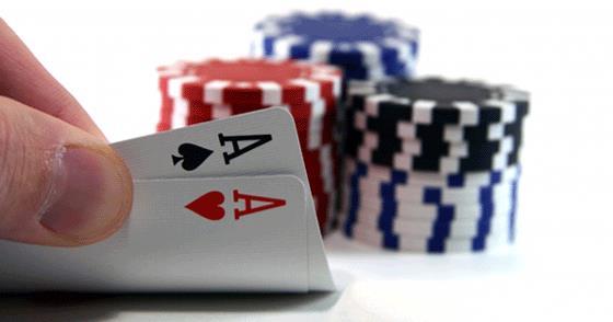 организоване преко интернета и сличне игре. Картарошке коцкарске игре, попут покера, ремија или ањца се обично играју са пакетима (шпиловима) од 5 карте, у којима учествује до 6 играча.