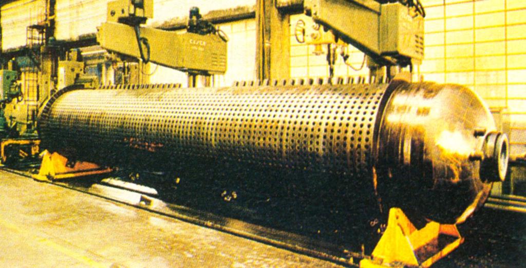 Generatori pare 15-18 se u cijevima penje uvis. Hladnija voda ima veću gustoću i zbog većeg tlaka svojega stupca fluida ona se u cijevima spušta.