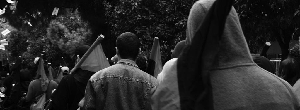 ΠΟΓΚΡΟΜ Σ Το καλοκαιρινό πογκρόμ στο Μενίδι δεν έσκασε από το πουθενά. Το Μενίδι έχει τη δική του κοινότητα Ρομά εδώ και κάποιες δεκαετίες.