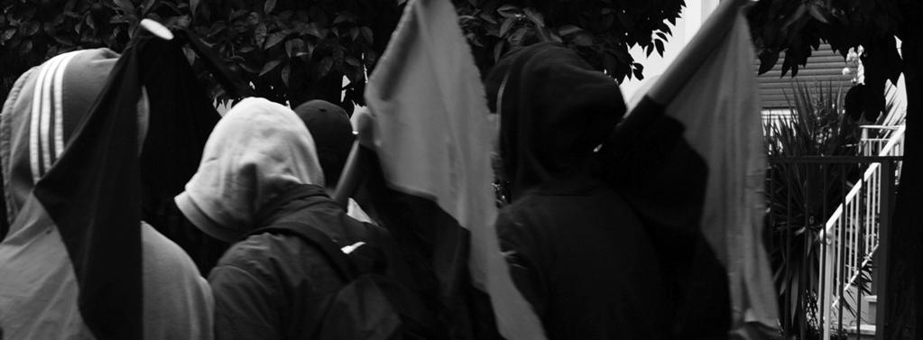 ΤΟ ΜΕΝΙΔΙ ρατσιστικό πογκρόμ ακολούθησε αστυνομικό πογκρόμ. Για περίπου ένα μήνα κάποιες χιλιάδες μπάτσοι περικύκλωσαν το Μενίδι και έκαναν 6.000 προσαγωγές και 800 συλλήψεις.
