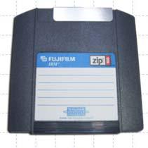 Interna ili eksterna jedinica 5,25 (1,2 MB) 3,5 (1,44 MB) Druga slična rešenja: Flextra 21,4MB