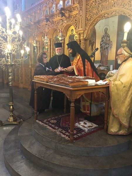 Παρέστησαν ο Πρωτοπρεσβύτερος Απόστολος Μαλαμούσης και ο Πρωτοπρεσβύτερος Γεώργιος Βλέτσης, οι οποίοι για λόγους ελαφράς ασθενείας δεν μπόρεσαν να λάβουν μέρος στη Θεία Λειτουργία.