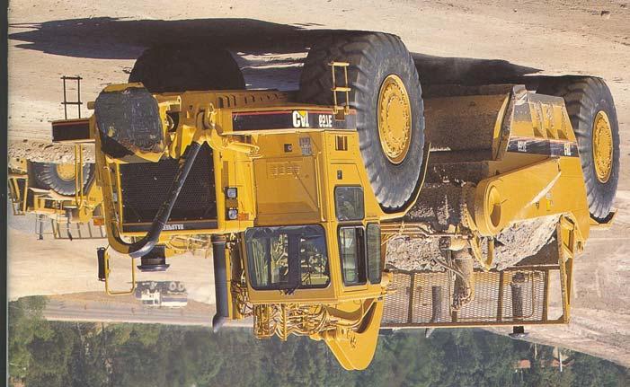 C.3. SKREJPERI (vučeni, moto-) C.3.1. Moto-skrejper sa hidrauličnim komandama 1 NAZIV SKREJPER (to scrape, eng. <skrejp>= strugati, grebati; derati) Skreper['skrejpœ(r)]= strugač, grebalica.