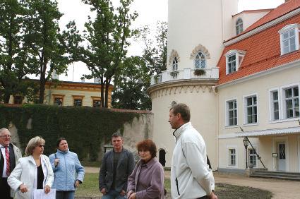 LBS BSSI LBS BSSI telpas. Arī mūzikas vidusskolu, kas patlaban atrodas pilsētas nomalē, skars pārmaiņas. Tiek projektēta koncertzāle.