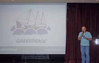 Η δράση της Greenpeace Στο πλαίσιο της ευαισθητοποίησης των μαθητών μας γύρω από τα περιβαλλοντικά προβλήματα της εποχής μας, την Πέμπτη