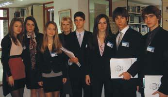 Όμιλοι Model United Nations 2010 Η Εκπαιδευτική Αναγέννηση συμμετείχε και φέτος στο Model United Nations, το οποίο πραγματοποιήθηκε στη Γερμανική Σχολή Αθηνών (Deutsche Schule Athen) από τις 21 έως