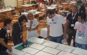 (World Robot Olympiad) είναι ένας παγκόσμιος διαγωνισμός ρομποτικής που δίνει τη δυνατότητα σε άτομα και ομάδες να εμπλακούν σε μία διαδικασία επίλυσης ενός προβλήματος χρησιμοποιώντας όλες τις