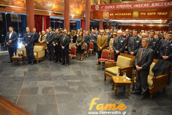 σύσφιξη των σχέσεων μεταξύ των μελών και της συνέχισης του αεροπορικού πνεύματος και συνεχάρησαν τους αριστούχους.