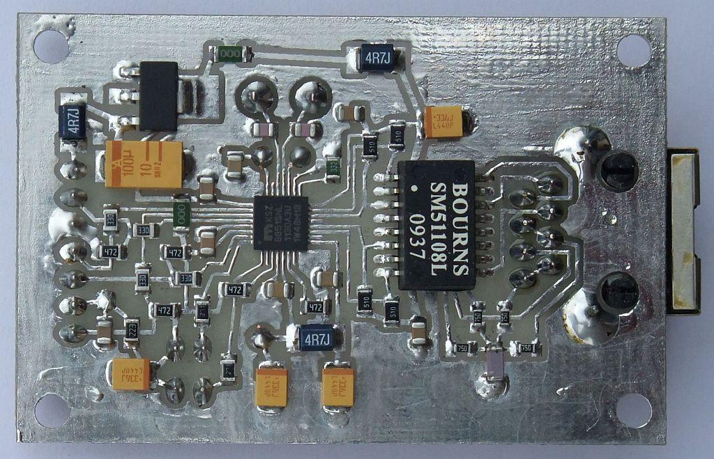 SPI<>Ethernet vmesnik je izdelan na enostranskem tiskanem vezju z izmerami 40mmX60mm: Večina gradnikov je SMD na spodnji strani tiskanine: Ethernet ločilne transformatorje dobimo z najrazličnejšimi