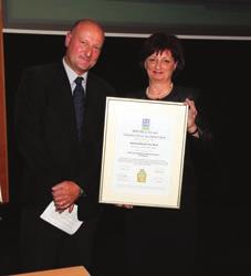 nagrajencem bolnišnice ter vsem, ki so uspešno sodelovali pri pridobitvi akreditacije DNV NIAHO.