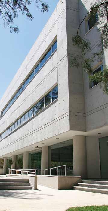 σχέση με τα προγράμματα σπουδών του, το ακαδημαϊκό προσωπικό, τις διοικητικές υπηρεσίες και τις υποδομές του.